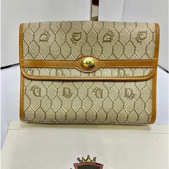 Christian Dior Pouch in Honeycomb design. - Picture 1 of 10